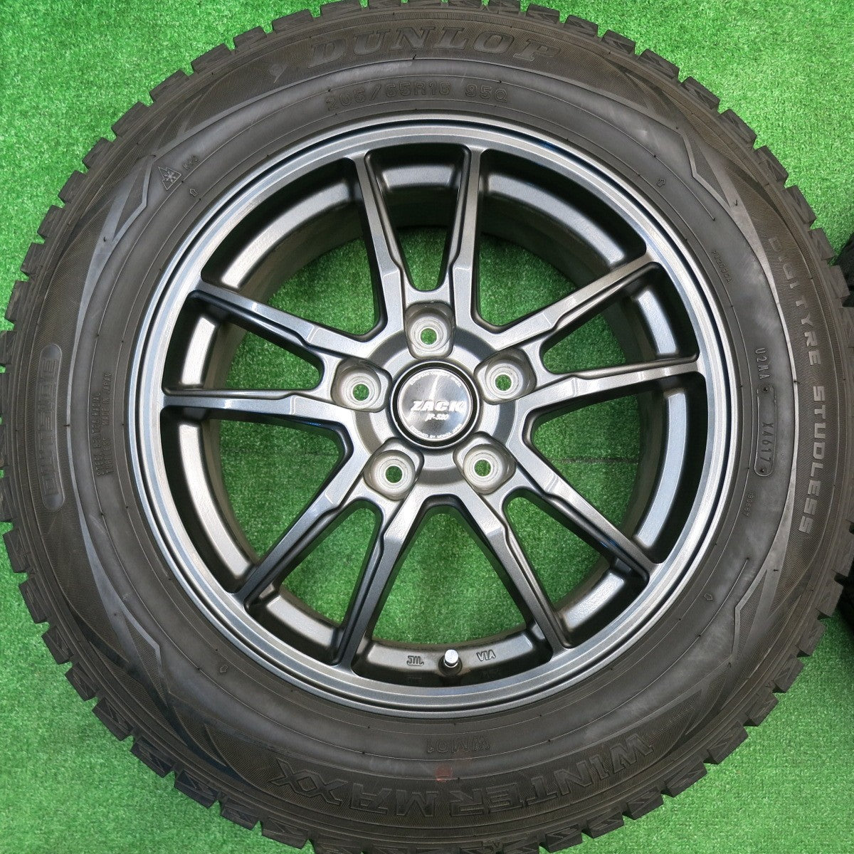 バリ溝!キレイ!9.5分★スタッドレス 205/65R16 ダンロップ ウインターマックス WM01 ZACK JP-520 MONZA ザック 16インチ PCD114.3/5H★5102301HAス