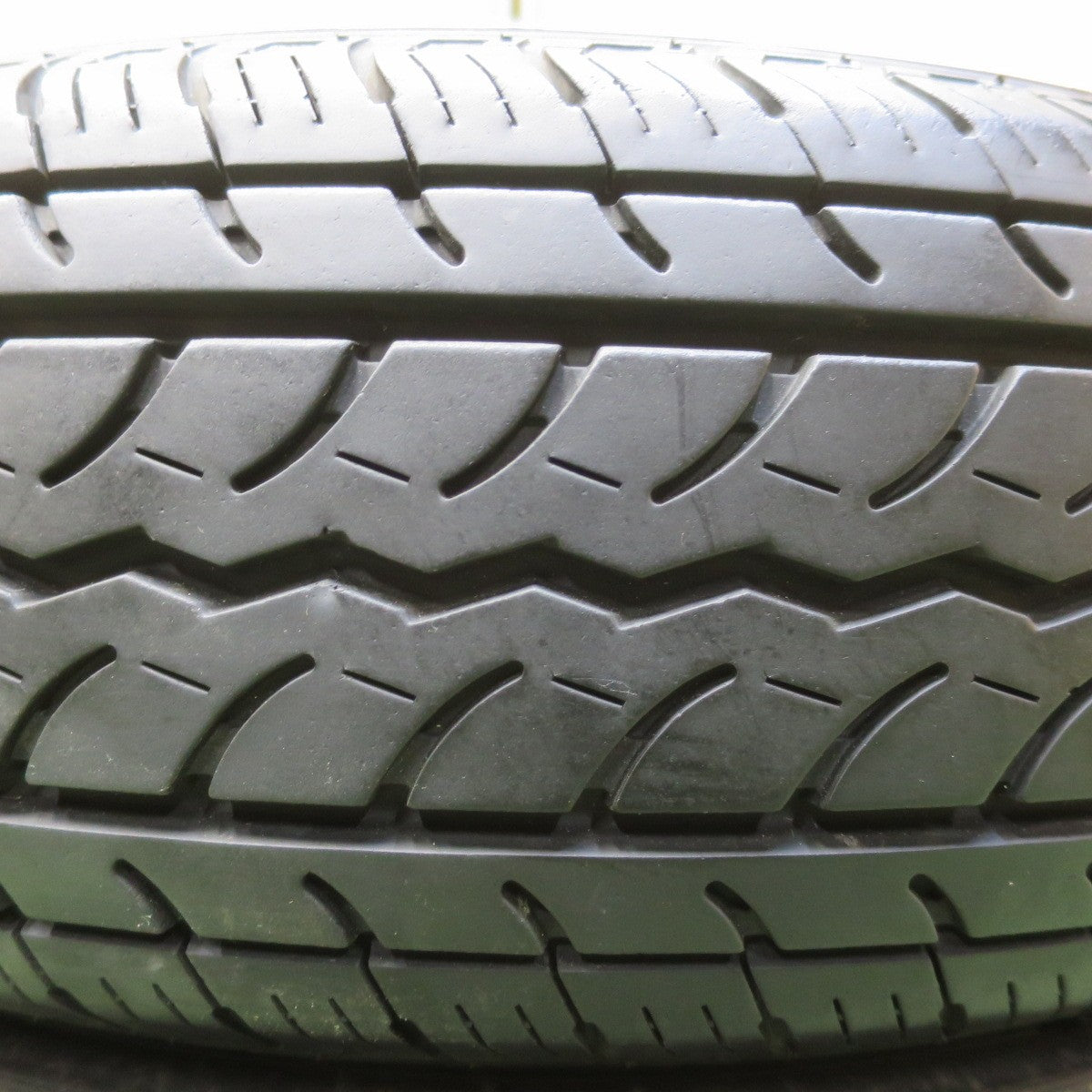 バリ溝!9.5分!2本★195/80R15 107/105L ヨコハマ JOB RY52 タイヤ 15インチ ハイエース キャラバン 等★6050609イノタ