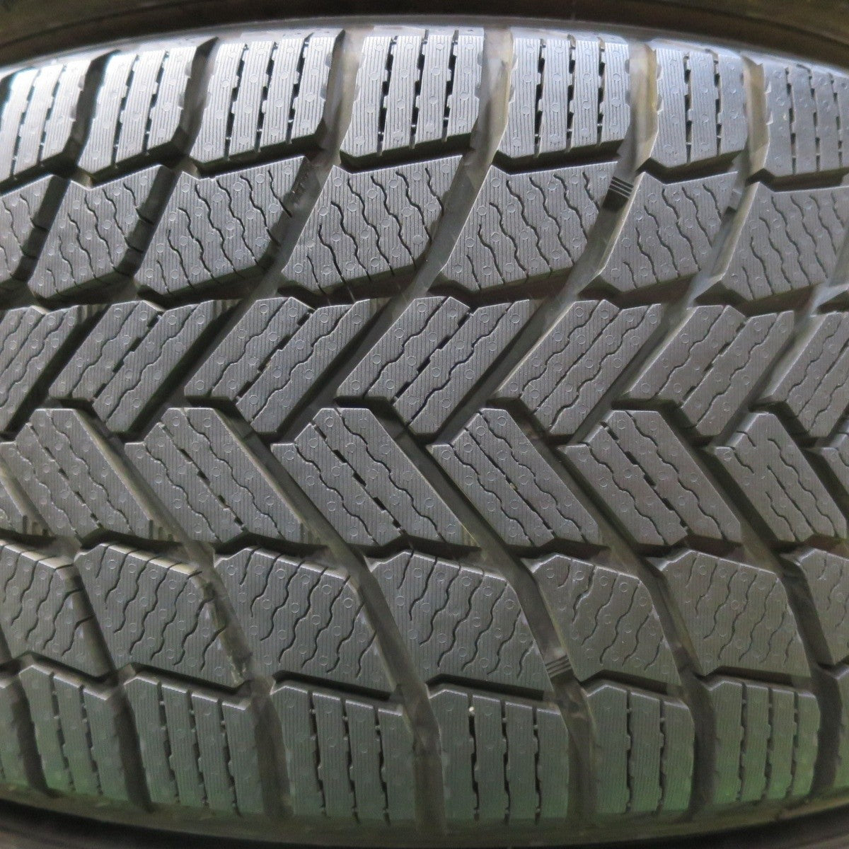超バリ溝!22年!キレイ!ほぼ10分★Lehrmeister L-F First 225/50R18 スタッドレス ミシュラン X-ICE SNOW 18インチ レアマイスター PCD114.3/5H★4120612イス