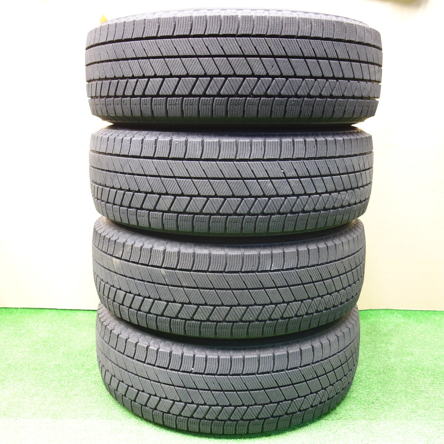 バリ溝!22年!9.5分★プリウス 等 195/65R15 スタッドレス ブリヂストン ブリザック VRX3 ECO FORME エコフォルム 15インチ PCD100/5H★5120603KTス
