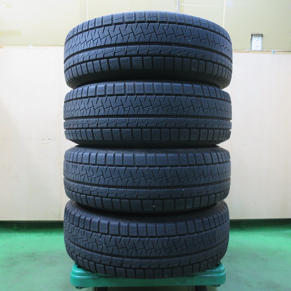 バリ溝!キレイ!8.5分★トヨタ 50系 RAV4 80系 ハリアー 純正 225/65R17 スタッドレス ピレリ アイスアシンメトリコ プラス 17インチ PCD114.3/5H★5031501イス