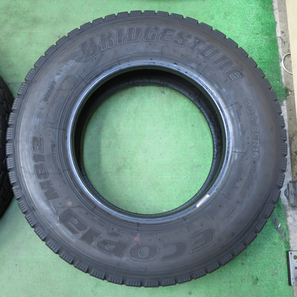 バリ溝!25年!9.5分!6本★トラック タイヤ 205/85R16 117/115N ブリヂストン エコピア M812 ミックス オールシーズン 16インチ★5101003イスタ