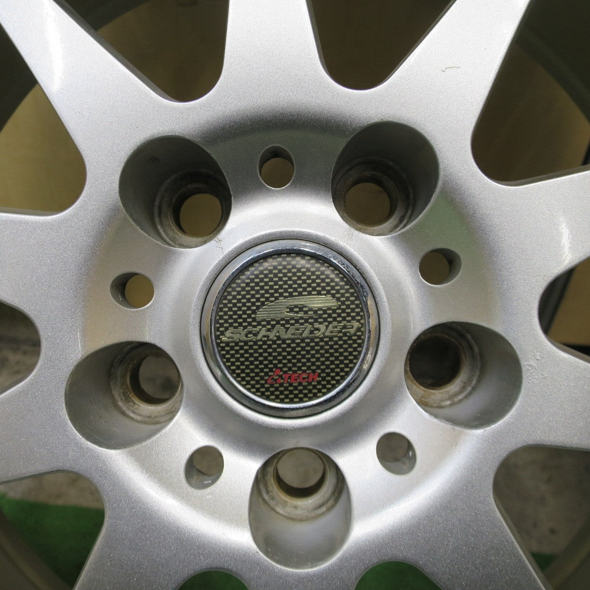 バリ溝!24年!キレイ!9.5分◎スタッドレス 235/50R18 ダンロップ ウインターマックス WM02 SCHNEIDER ATECH シュナイダー 18インチ PCD114.3/5H◎6102306NGス