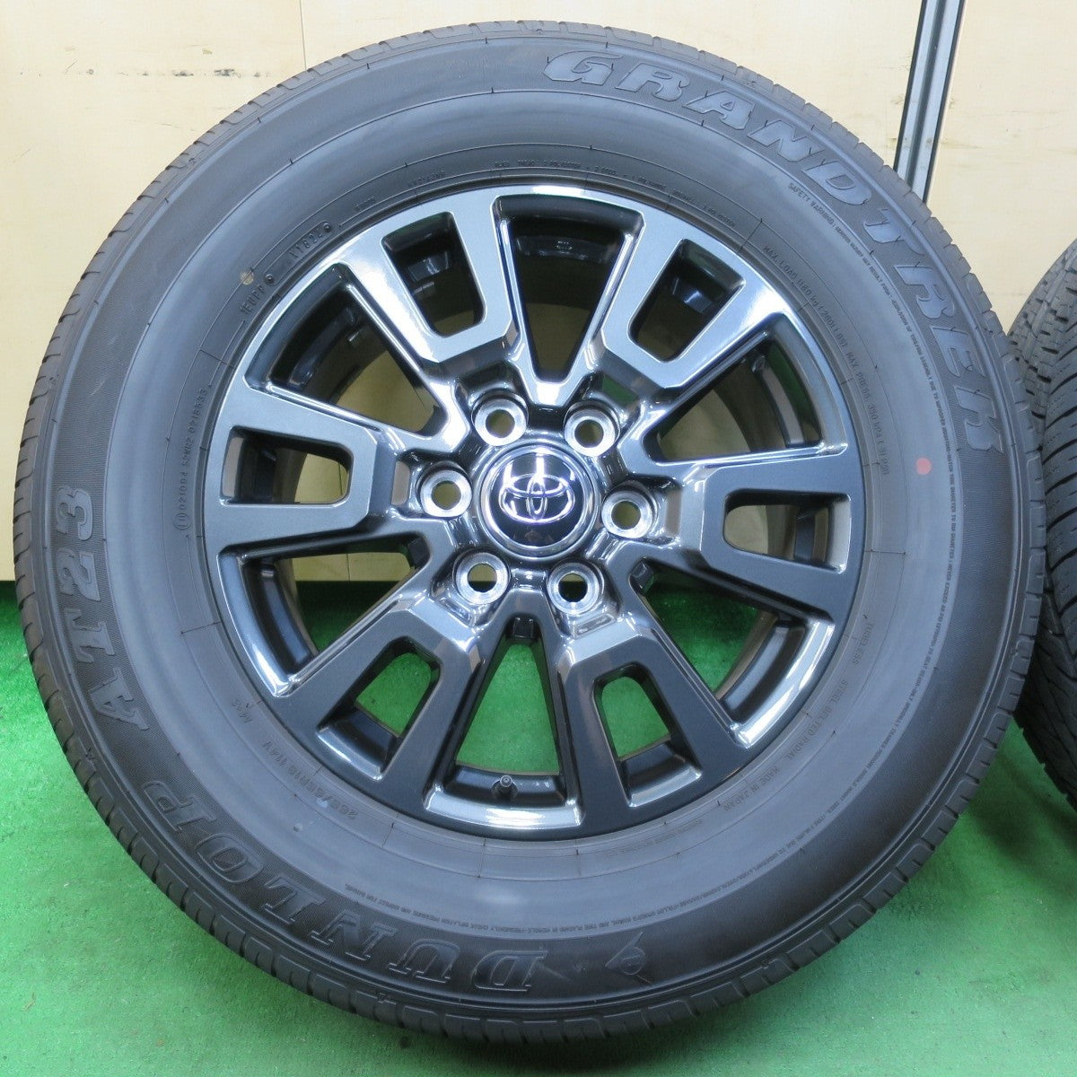 新車外し!24年★トヨタ ランクル 250 VX 純正 265/65R18 ダンロップ AT23 グラントレック 18インチ PCD139.7/6H★4082401イノ