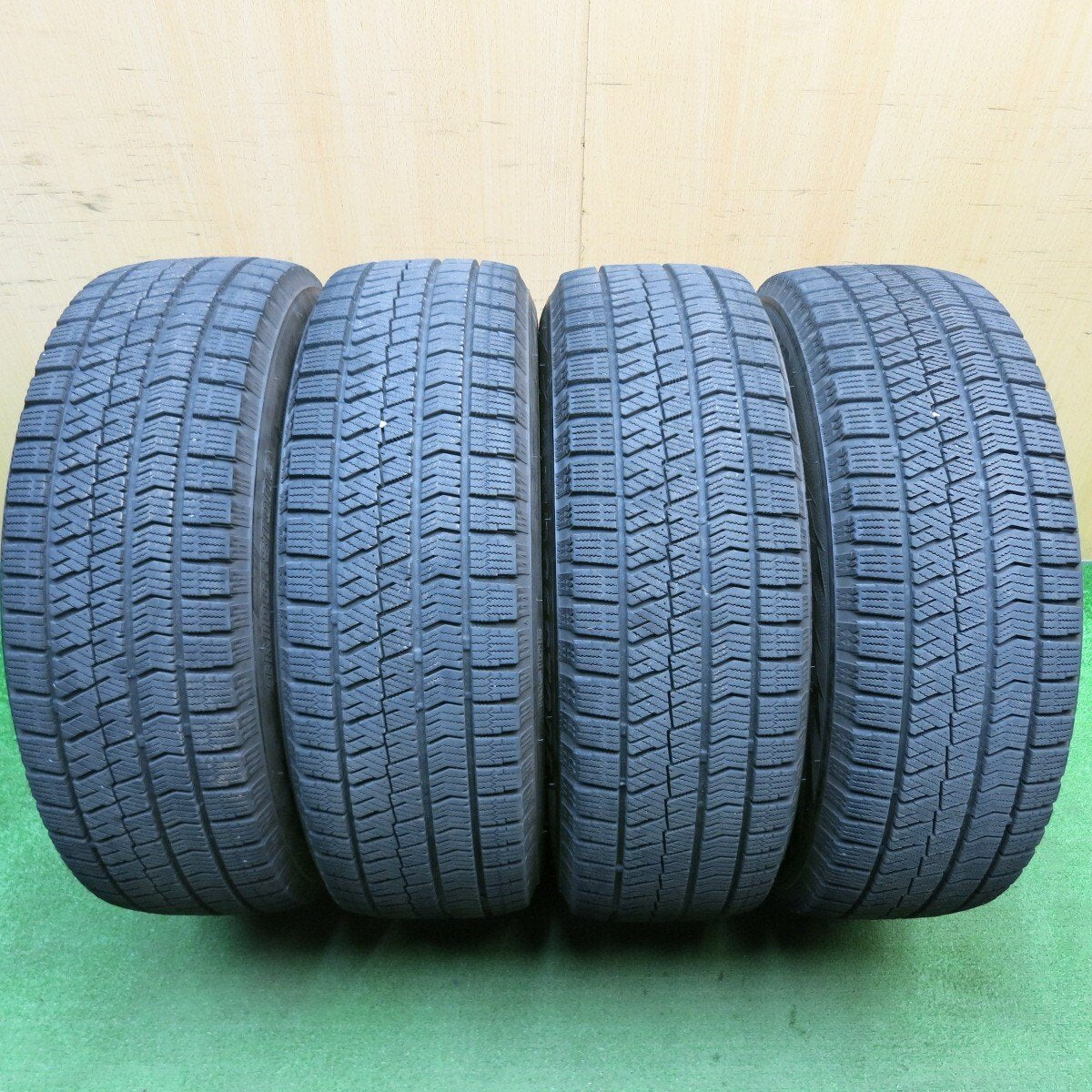 バリ溝!22年!キレイ!9分★スタッドレス 215/65R16 ブリヂストン ブリザック VRX2 BALMINUM バルミナ 16インチ PCD114.3/5H★5031602TNス