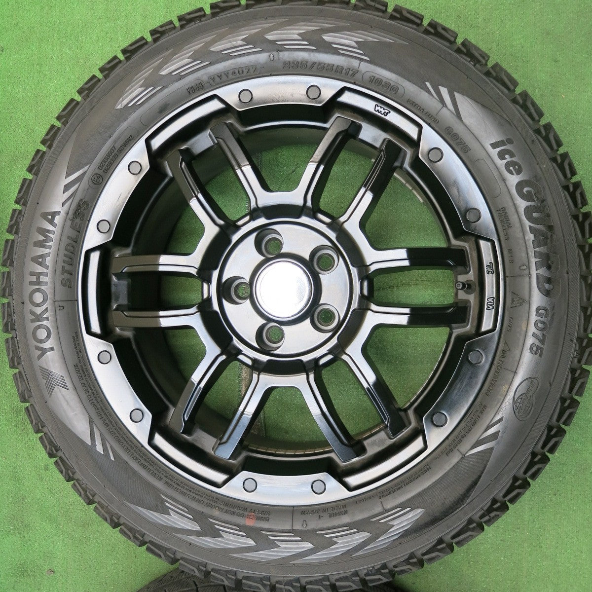 バリ溝!22年!キレイ!9.5分★レネゲード トレイルホーク 等 235/55R17 スタッドレス ヨコハマ アイスガード G075 B-LUGNAS FRD 17インチ PCD110/5H★5070801HAス