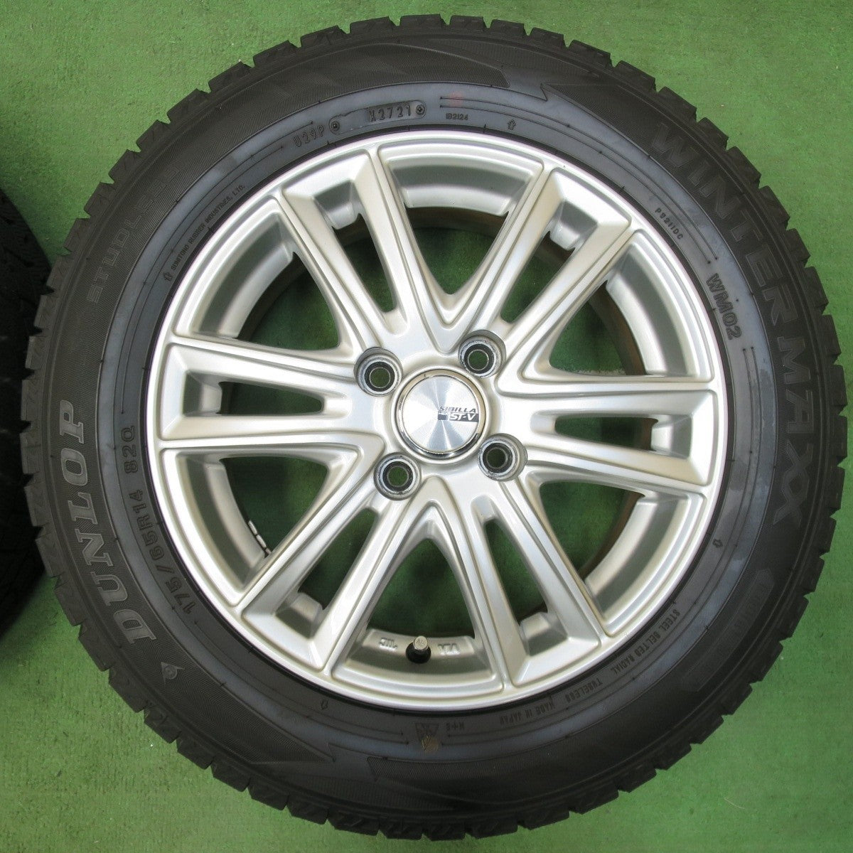 バリ溝!21年!キレイ!9.5分★スタッドレス 175/65R14 ダンロップ ウインターマックス WM02 SIBILLA NEXT ST-V シビラ 14インチ PCD100/4H★5012713イス