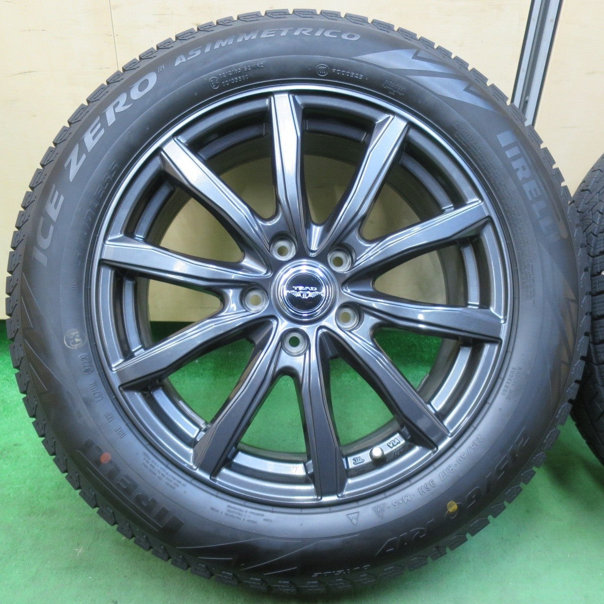 バリ溝!23年!キレイ!ほぼ10分★スタッドレス 215/60R17 ピレリ アイスゼロ アシンメトリコ TEAD テッド 17インチ PCD114.3/5H★5022105イス