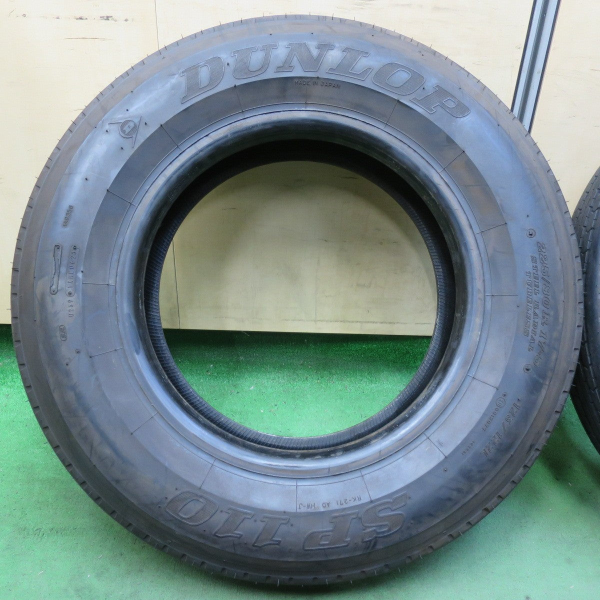 バリ溝!23年!8.5分★トラック タイヤ 225/80R17.5 123/122L ダンロップ SP110 タイヤ 17.5インチ★5071403イノタ