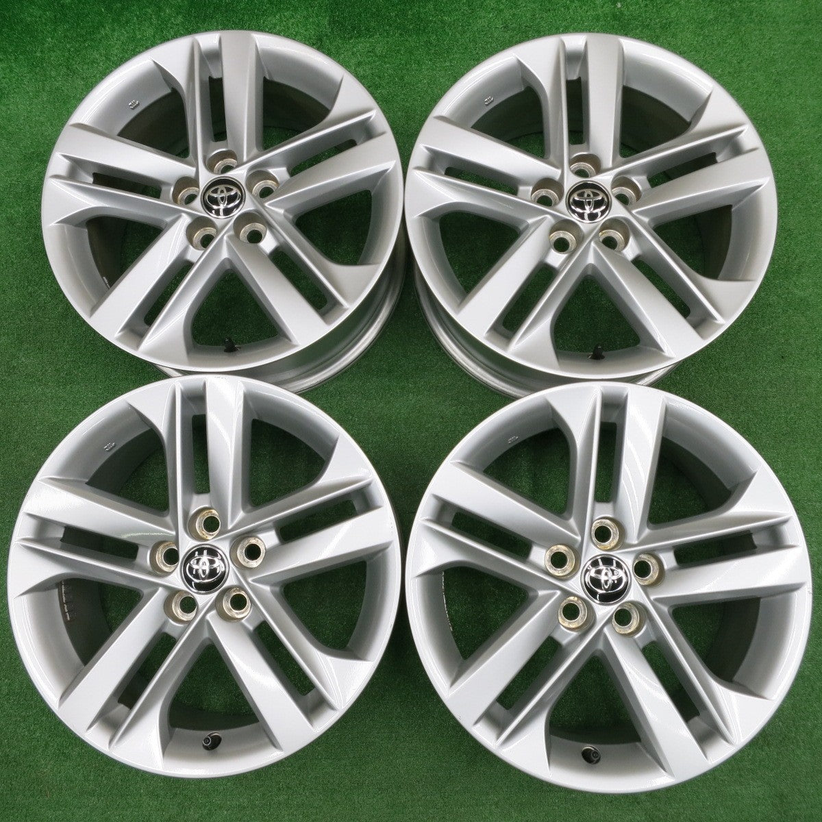 カローラスポーツ純正アルミホイール 16インチとタイヤ 4本セット 4本 トヨタ カローラスポーツ 純正 アルミホイール 16インチ 7J