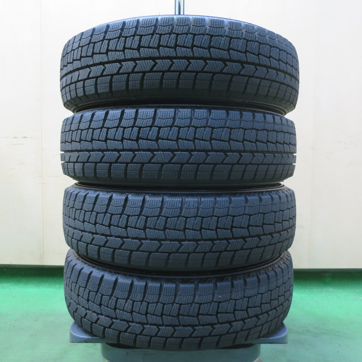 タイヤほぼ未使用!24年!キレイ★スタッドレス 155/65R14 ダンロップ ウインターマックス WM02 TOPY スチール 14インチ PCD100/4H★5072407イス