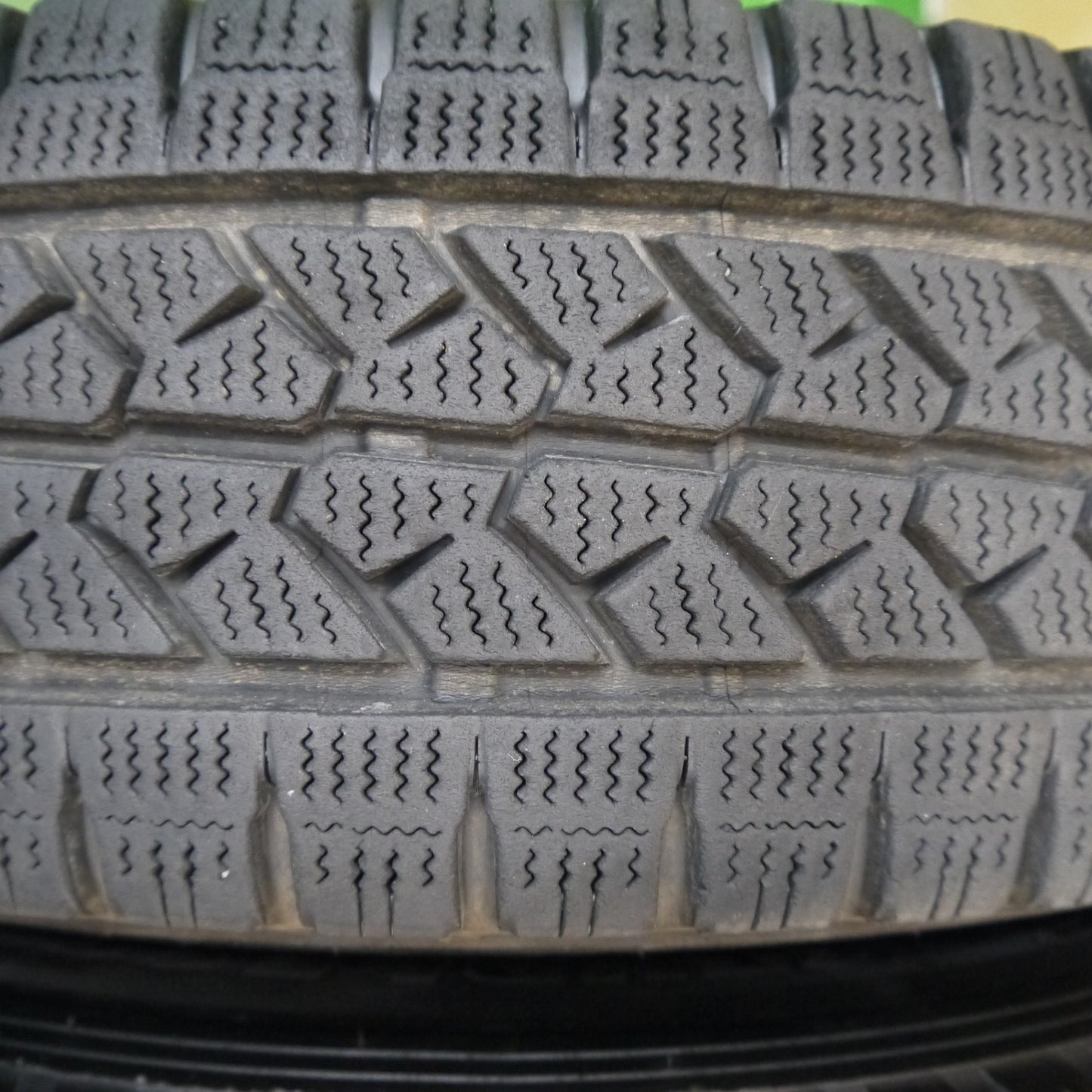 バリ溝!9.5分★スタッドレス 185R14 6PR 8PR ブリヂストン ブリザック VL1 スチール ホイール 14インチ PCD100 114.3/5H マルチ★5051306Hス