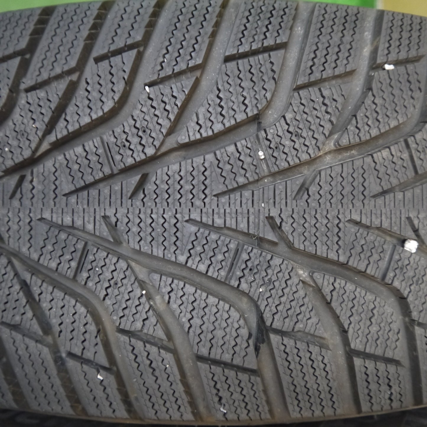 バリ溝!24年!9.5分以上★スタッドレス 225/60R18 ハンコック ウインター アイセプト IZ3X タイヤ 18インチ 40系 アルファード ヴェルファイア 等★5081810Hスタ