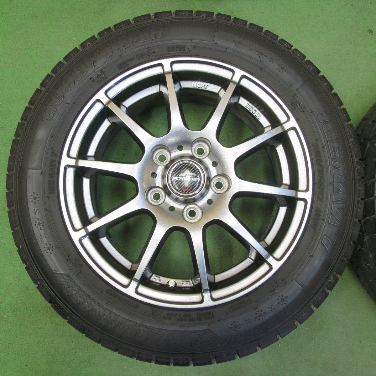 バリ溝!22年!キレイ!8.5分★スタッドレス 185/65R15 グッドイヤー アイスナビ7 SCHNEIDER MiD シュナイダー 15インチ PCD114.3/5H★5051505イス