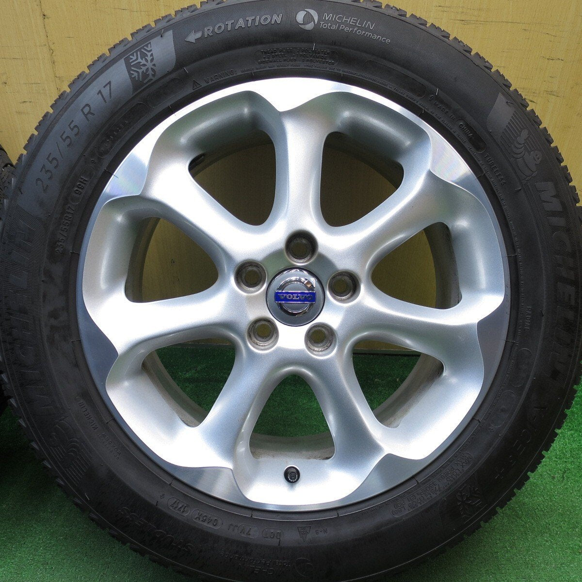 キレイ★ボルボ V60 CC 純正 235/55R17 スタッドレス ミシュラン X-ICE3+ 17インチ クロスカントリー PCD108/5H★5031116Hス
