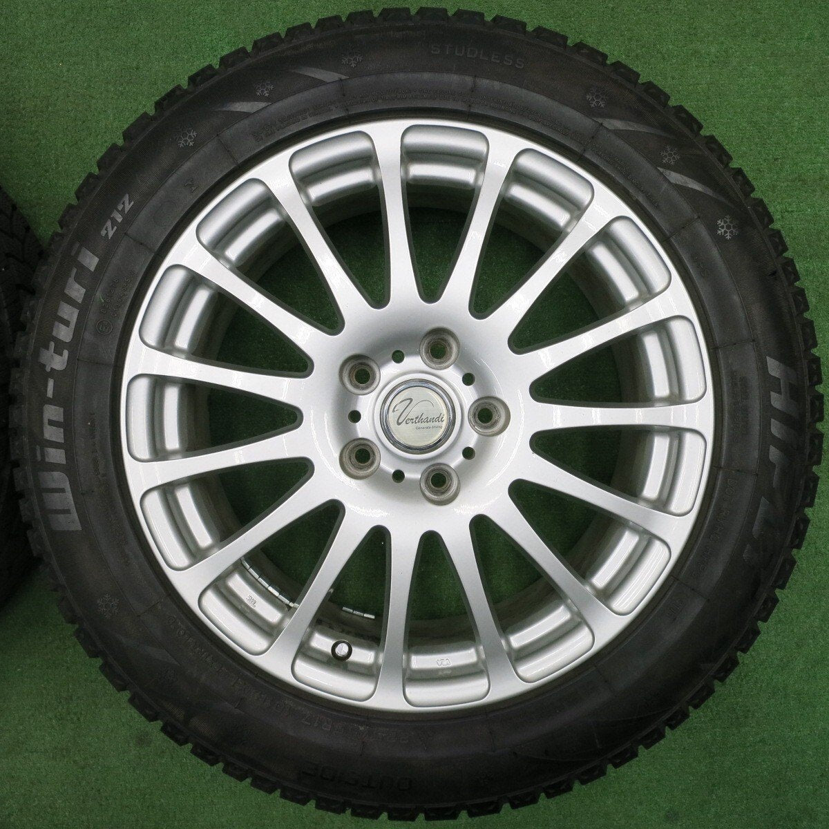 バリ溝!キレイ!9分★スタッドレス 225/55R17 ハイフライ Win-turi 212 Verthandi ヴェルザンディ ヴェルサンディ 17インチ PCD114.3/5H★5010413NJス
