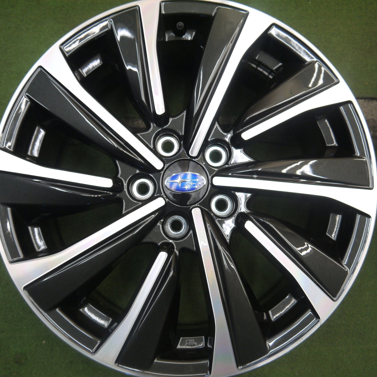 新車外し★スバル レヴォーグ VN5 STI 純正 ホイール 18インチ 18×7.5J PCD114.3/5H★5090905Hホ