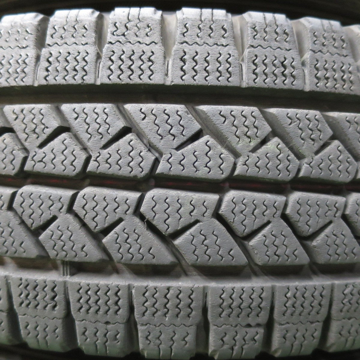 バリ溝!9.5分★トヨタ ハイエース 純正 スチール 195/80R15 107/105L スタッドレス ブリヂストン ブリザック VL1 15インチ PCD139.7/6H★5031205イス