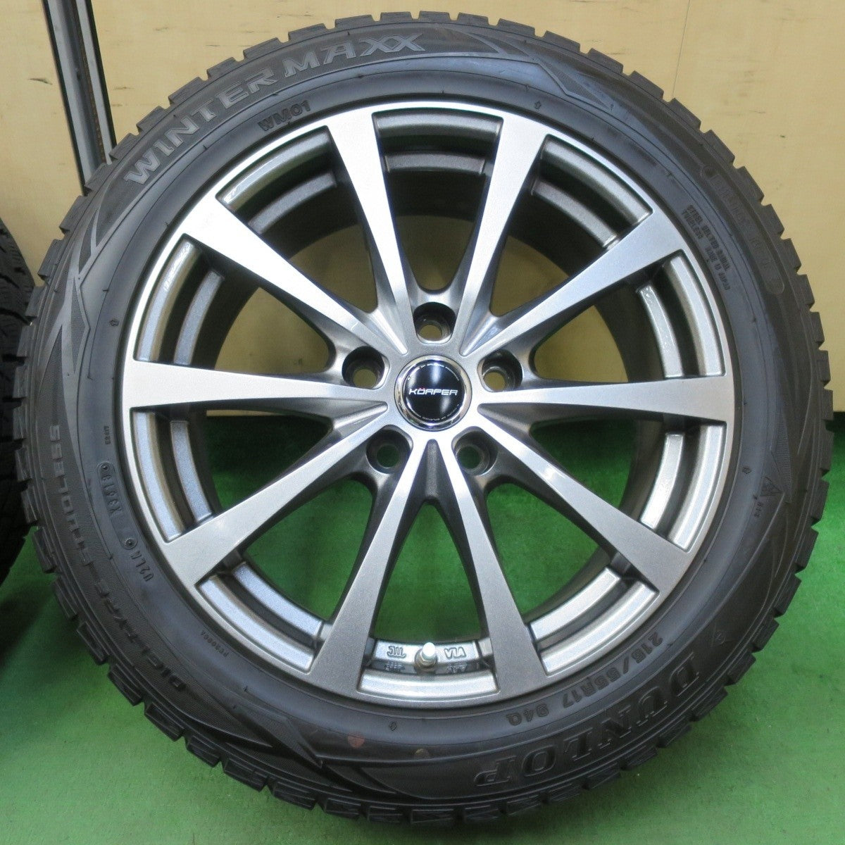 キレイ★スタッドレス 215/55R17 ダンロップ ウインターマックス WM01 KORPER ケルパー 17インチ PCD114.3/5H★5032209イス