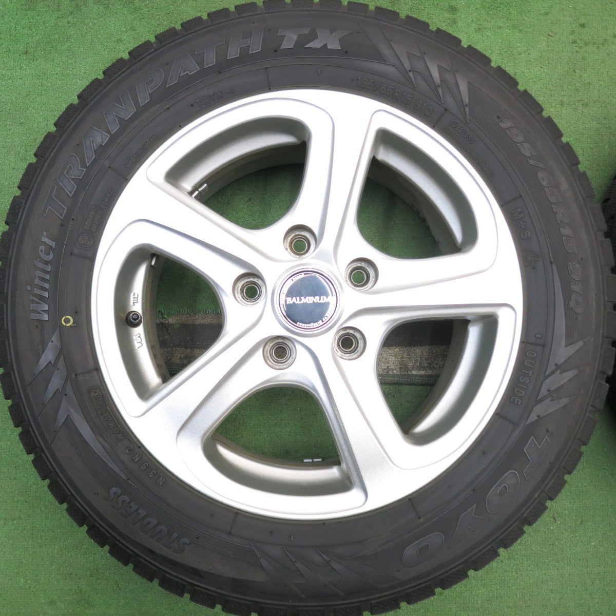 バリ溝!23年!キレイ!9分★スタッドレス 195/65R15 トーヨー ウインター トランパス TX BALMINUM バルミナ 15インチ PCD114.3/5H★5092103HAス