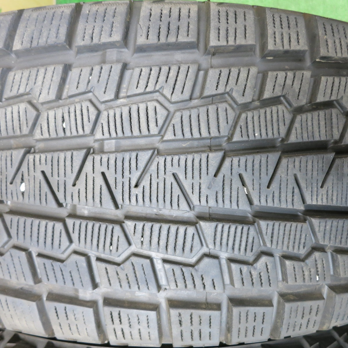 バリ溝!22年!キレイ!9.5分★レネゲード トレイルホーク 等 235/55R17 スタッドレス ヨコハマ アイスガード G075 B-LUGNAS FRD 17インチ PCD110/5H★5070801HAス