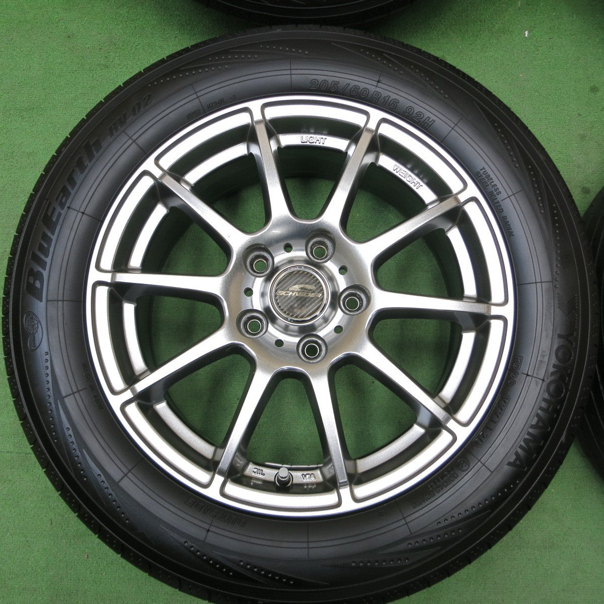キレイ★205/60R16 ヨコハマ ブルーアース RV-02 SCHNEIDER ATECH シュナイダー 16インチ PCD114.3/5H★5041602ナノ