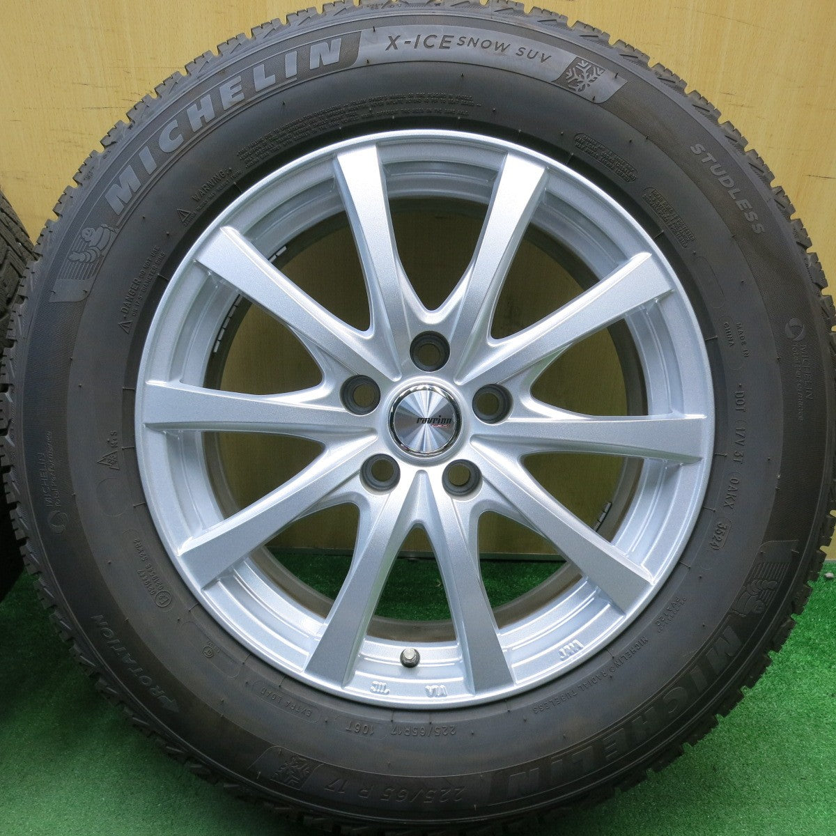 バリ溝!24年!キレイ!ほぼ10分★スタッドレス 225/65R17 ミシュラン X-ICE SNOW SUV ravrion RS01 ラブリオン 17インチ PCD114.3/5H★5051106HAス