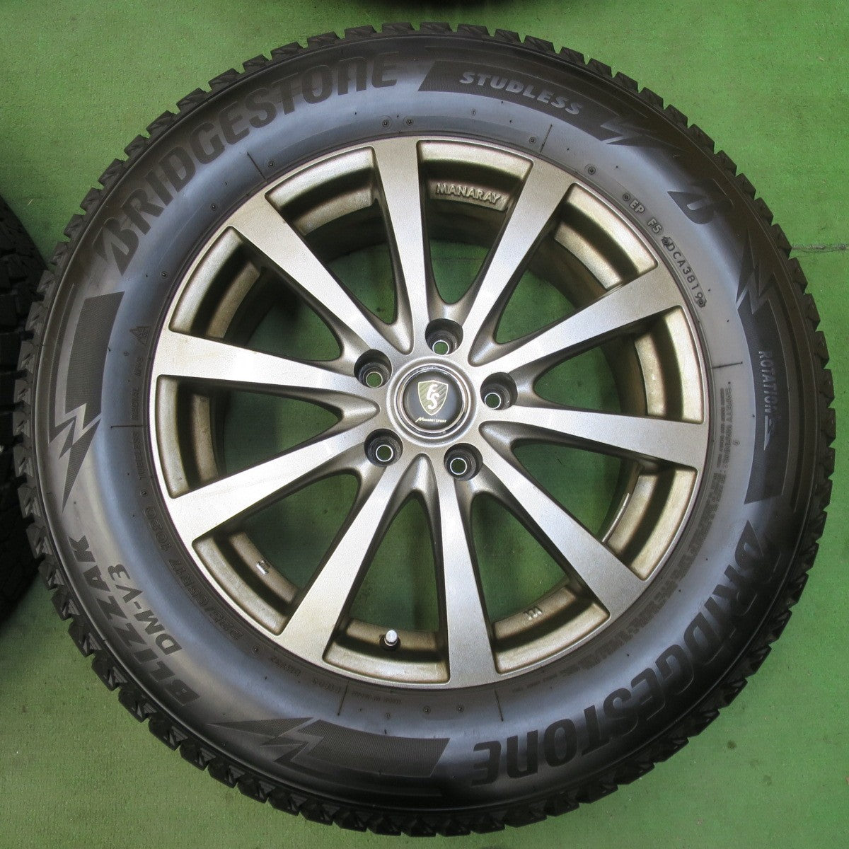 バリ溝!8.5分★スタッドレス 225/65R17 ブリヂストン ブリザック DM-V3 MANARAY SPORT マナレイスポーツ 17インチ PCD114.3/5H★5092608イス