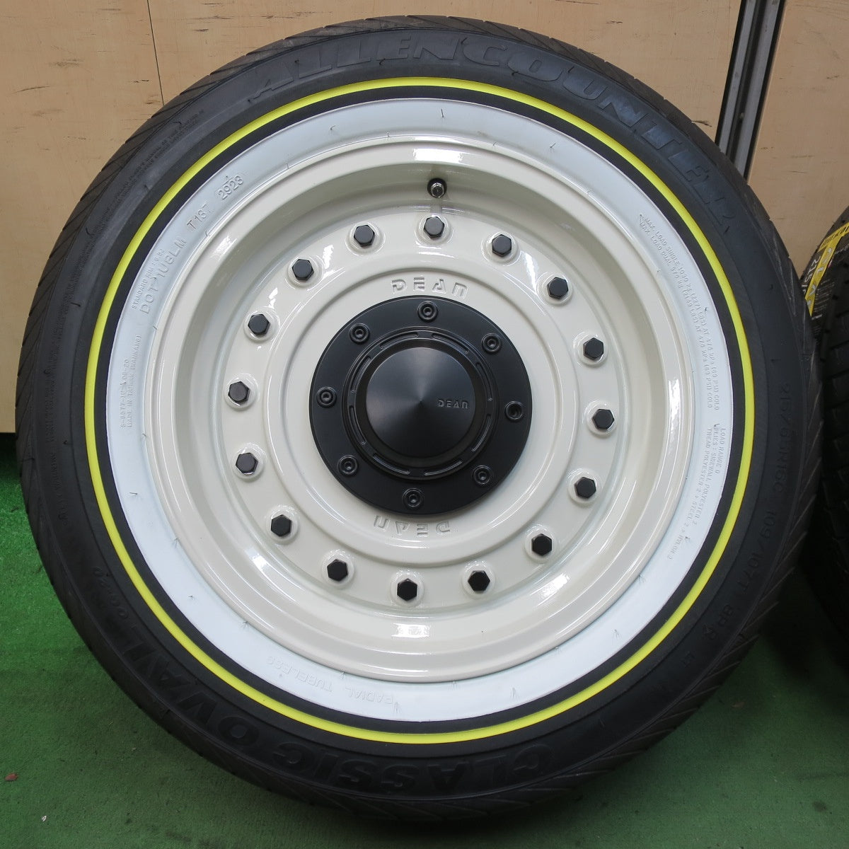 未使用!23年!付属品付★CRIMSON DEAN 215/65R16C 109/107T 8PR オーレンカウンター クラシックオーバル OG-20 クリムソン ディーン PCD139.7/6H★5062401イノ
