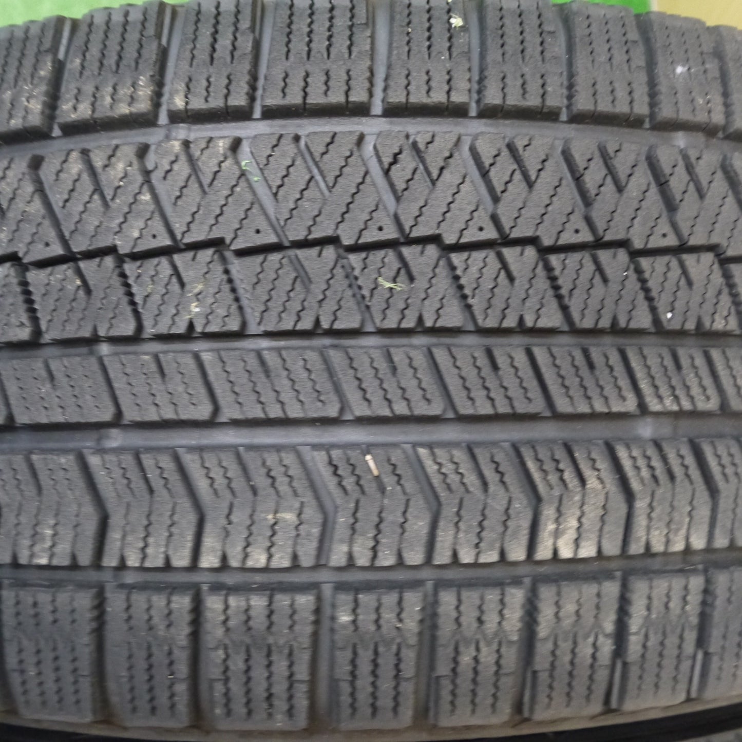 バリ溝!キレイ!9分★ベンツ 等 IRVINE F01 235/55R18 スタッドレス ブリヂストン ブリザック VRX2 18インチ アーヴィン PCD112/5H★5042205Hス