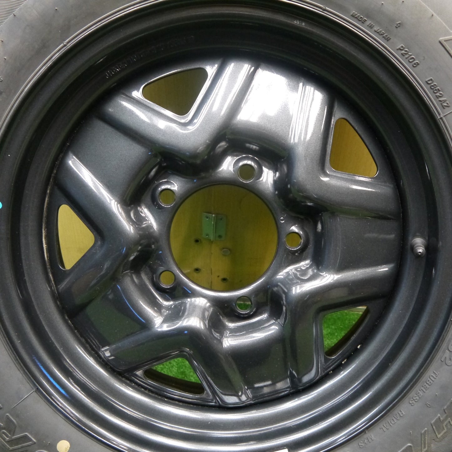 新車外し!23年!1本★スズキ JB64 ジムニー 純正 スチール 175/80R16 ブリヂストン デューラー H/L 852 スペア 16インチ PCD139.7/5H★5050710Hノ