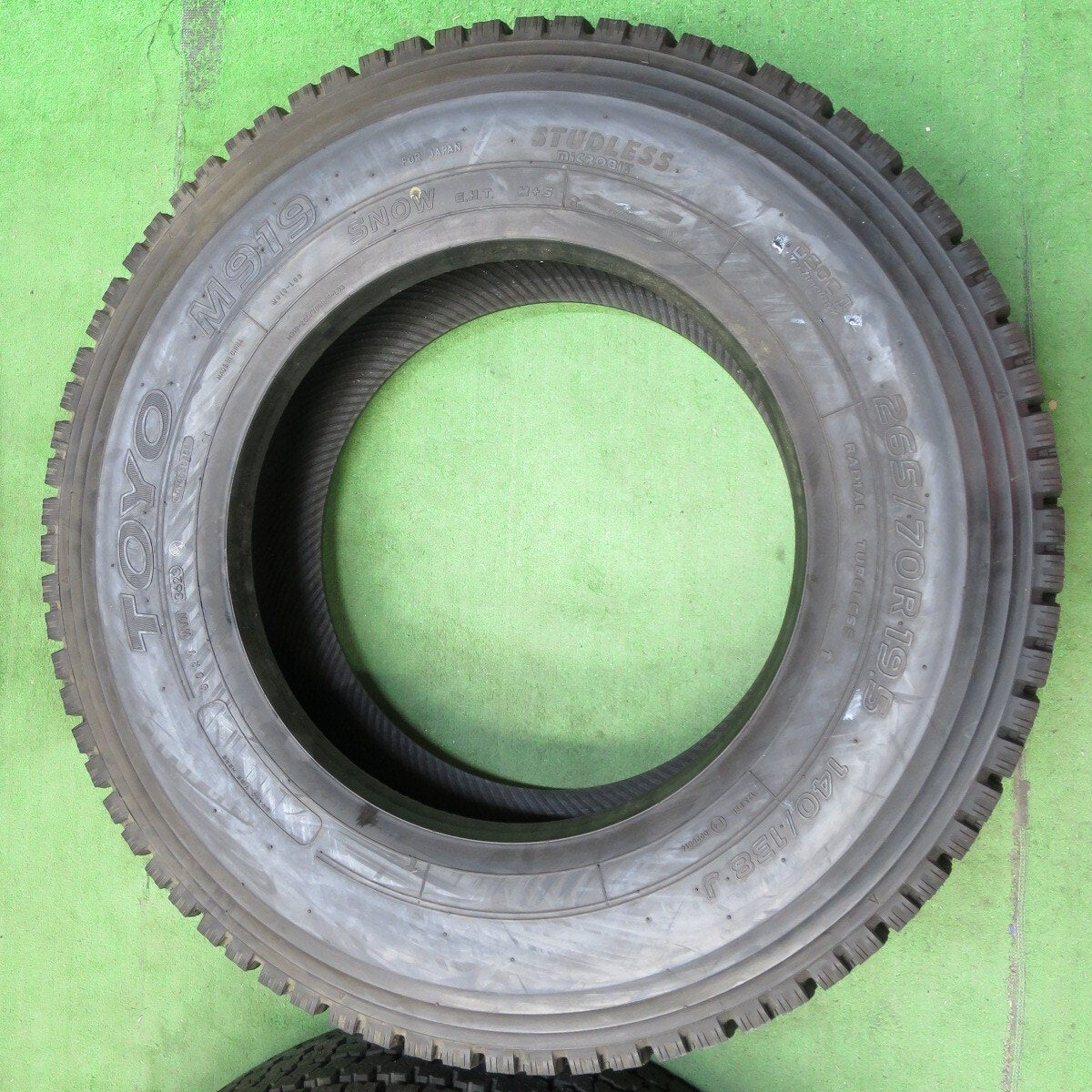 未使用!23年★トラック タイヤ 265/70R19.5 140/138J スタッドレス トーヨー M919 19.5インチ★5010610イスタ