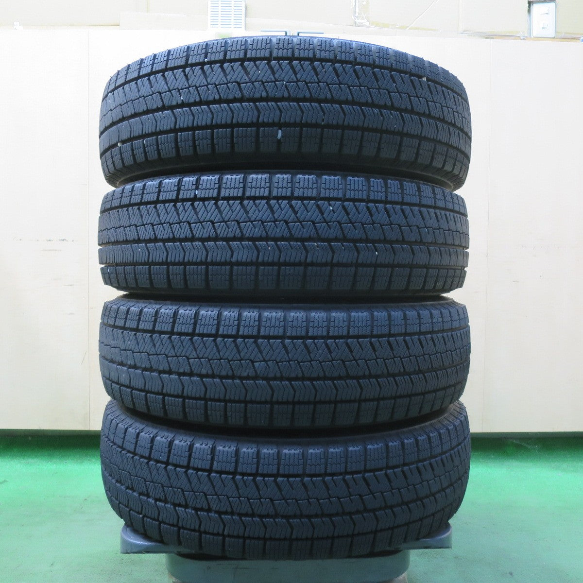 キレイ!23年★スタッドレス 165/65R15 ブリヂストン ブリザック VRX2 QRASIZ KOSEI クレイシズ コーセイ 15インチ タフト ハスラー 等 PCD100/4H★5100601イス