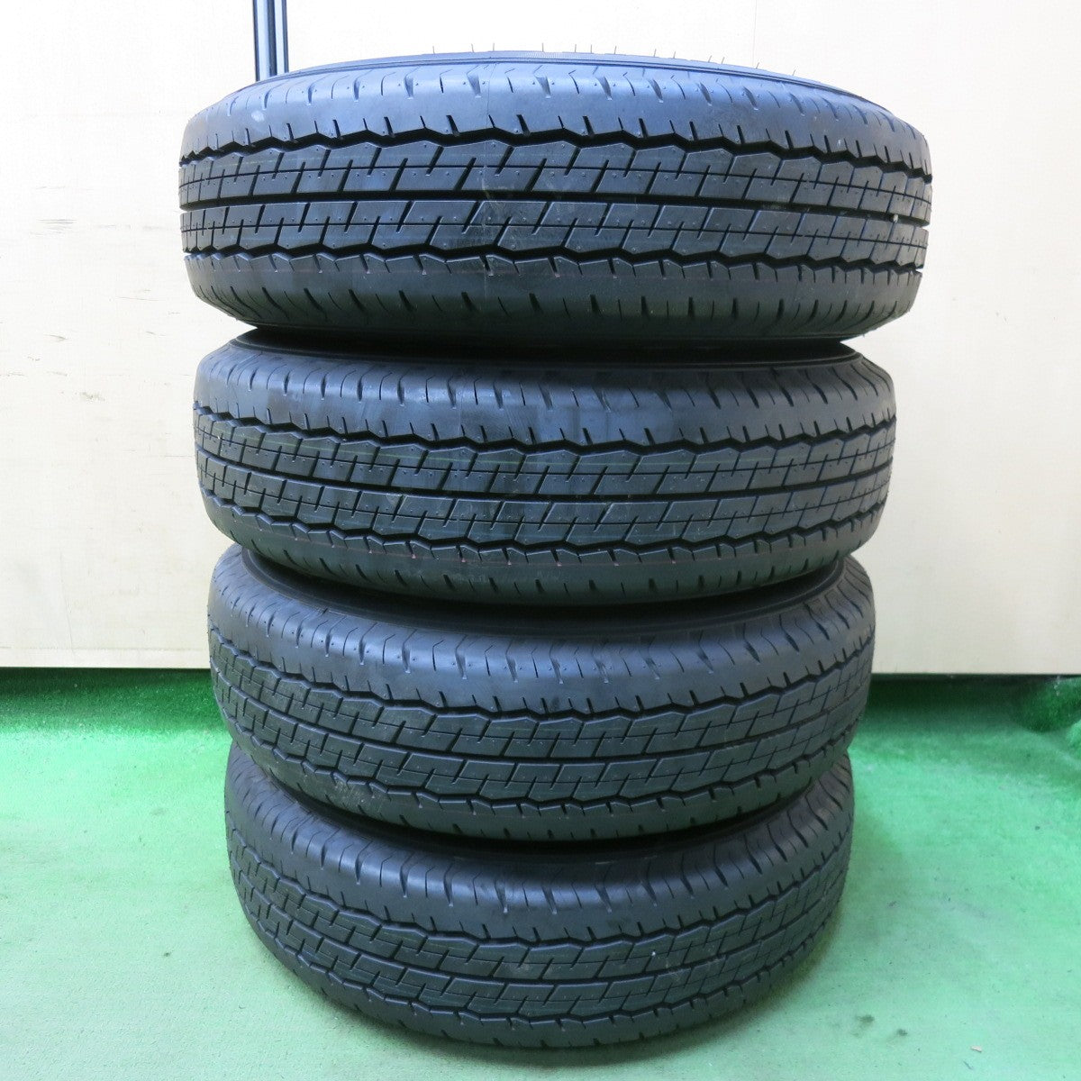 新車外し!21年★トヨタ 200系 ハイエース 純正 スチール 195/80R15 107/105N ダンロップ SP175N 15インチ PCD139.7/6H★5061310SYノ