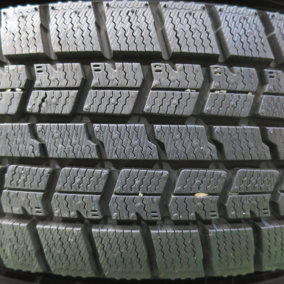 バリ溝!23年!キレイ!ほぼ10分★スタッドレス 175/65R15 グッドイヤー アイスナビ7 ravrion RS01 ラブリオン 15インチ PCD100/4H★5021709イス