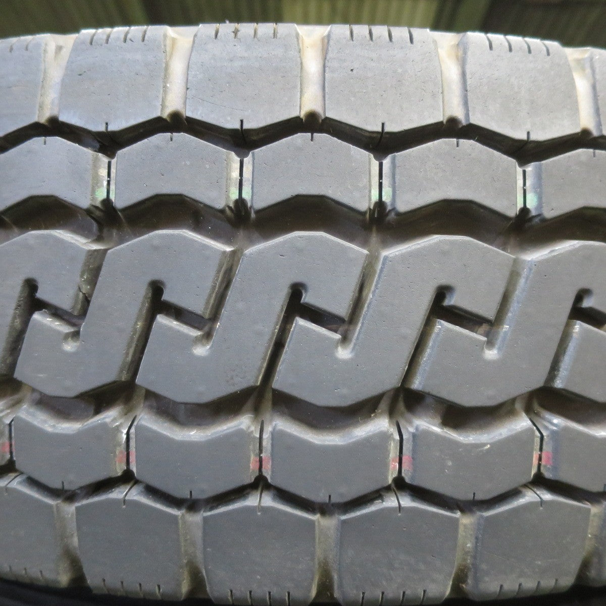超バリ溝!9.5分以上★トラック タイヤ 205/70R16 111/109L ブリヂストン デュラビス M804 ミックス オールシーズン DURAVIS 16インチ★5092210イノタ