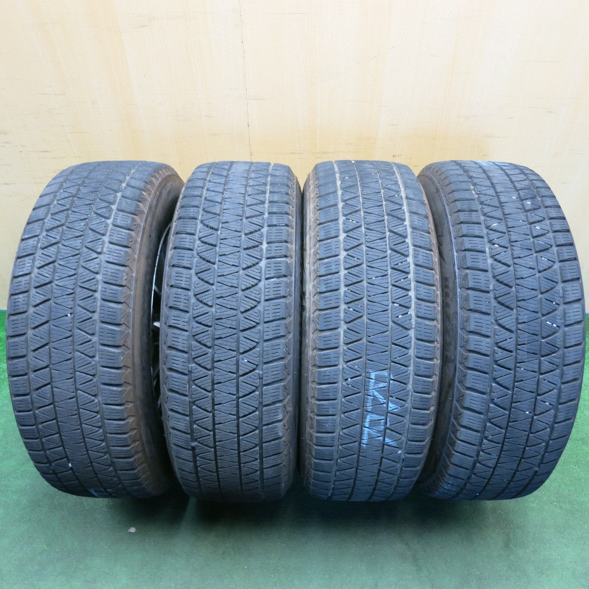 キレイ!24年★スタッドレス 235/65R18 ブリヂストン ブリザック DM-V3 Lefinada レフィナーダ 18インチ PCD114.3/5H★6053107HAス