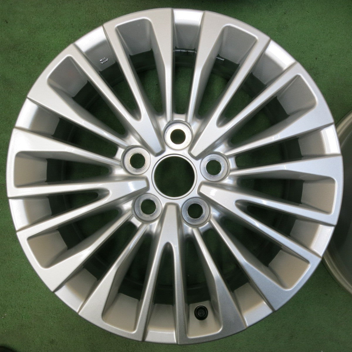 新車外し★トヨタ 40系 アルファード Z グレード 純正 ホイール 17インチ 17×6.5J PCD120/5H★5021908SYホ