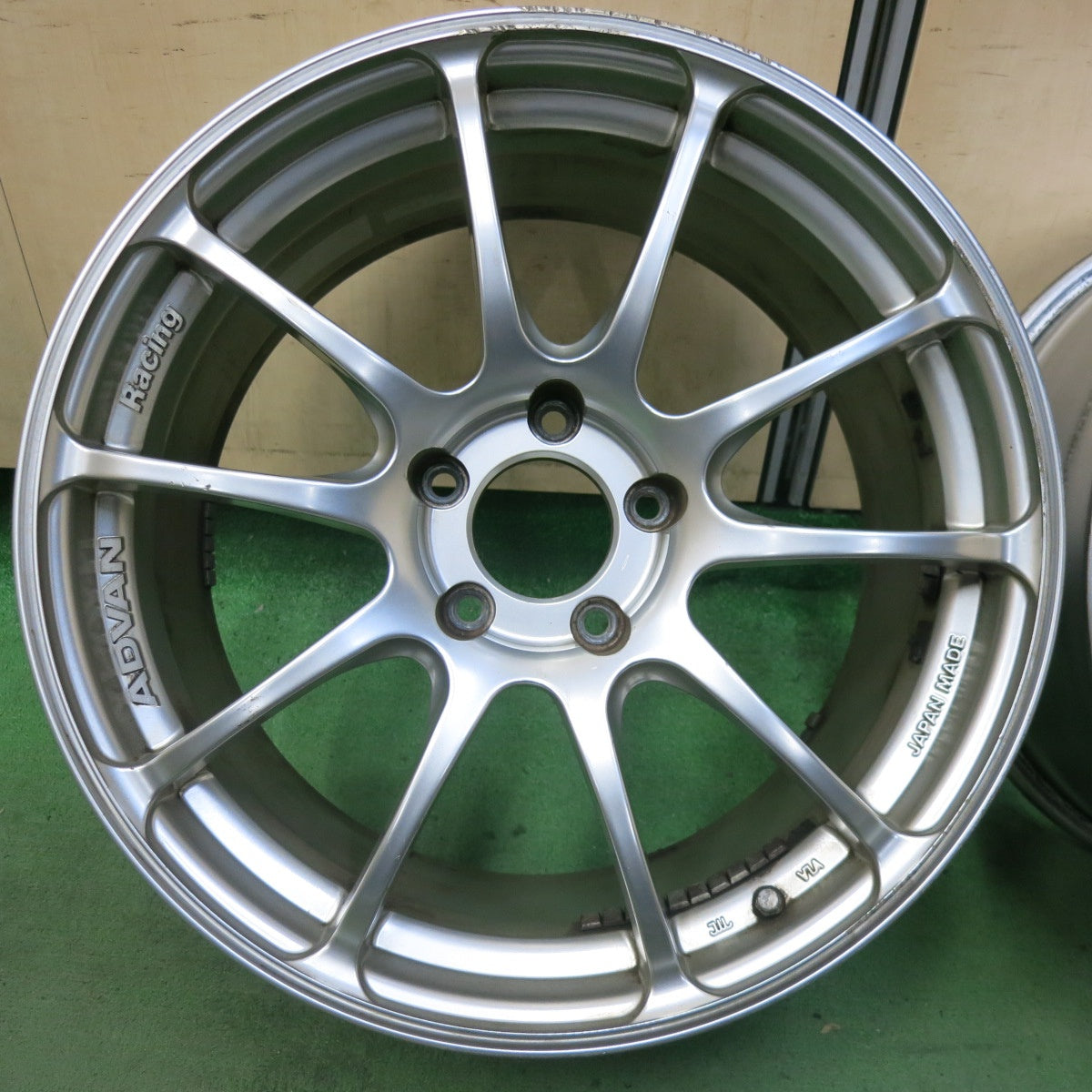 4本価格★ADVAN Racing 18インチ 18×8.5J アドバン レーシング PCD114.3/5H★5062405SYホ