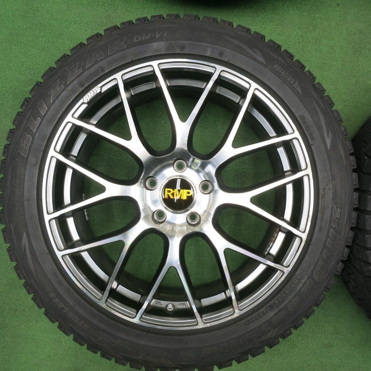 バリ溝!9.5分★RMP スタッドレス 225/55R19 ブリヂストン ブリザック DM-V1 19インチ PCD114.3/5H★5020607TNス