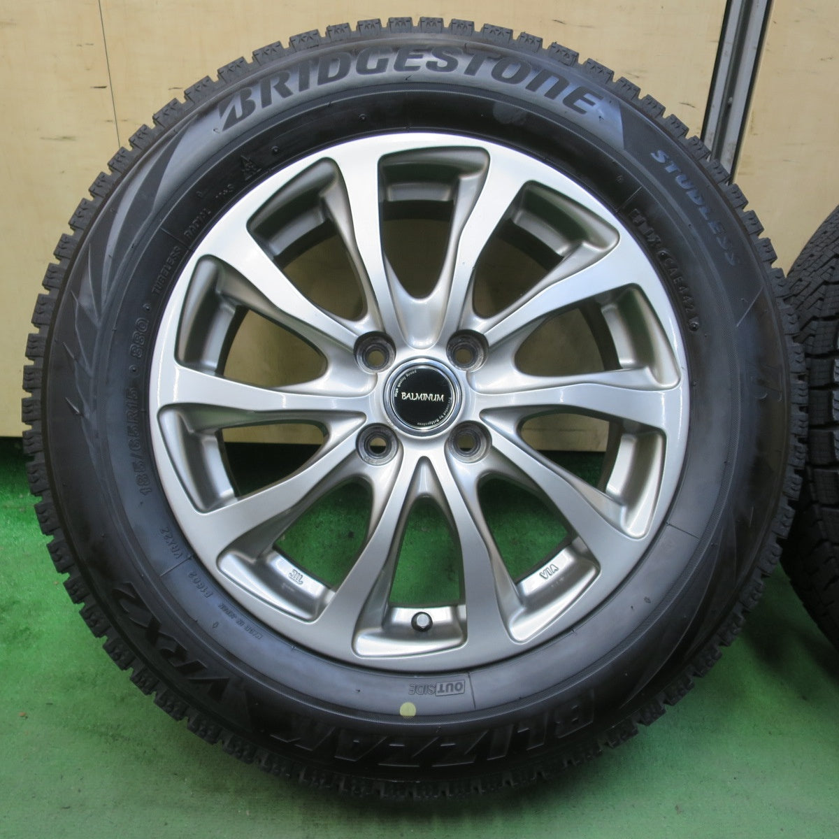 キレイ!21年★スタッドレス 185/65R15 ブリヂストン ブリザック VRX2 BALMINUM バルミナ 15インチ PCD100/4H★5082802イス