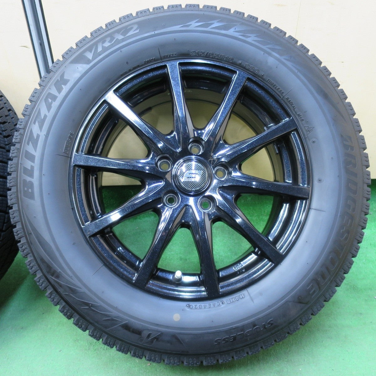 バリ溝!20年!キレイ!9.5分★スタッドレス 215/65R16 ブリヂストン ブリザック VRX2 STRANGER ストレンジャー 16インチ PCD114.3/5H★4112503イス