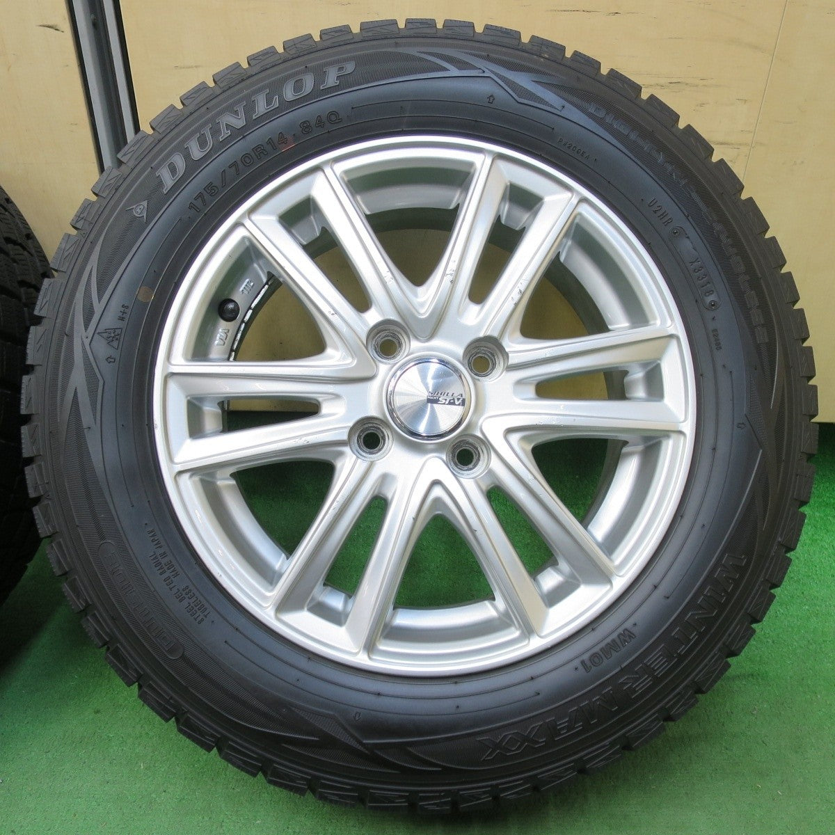 バリ溝!9分★スタッドレス 175/70R14 ダンロップ ウインターマックス WM01 SIBILLA NEXT ST-V シビラ 14インチ PCD100/4H★5020307イス