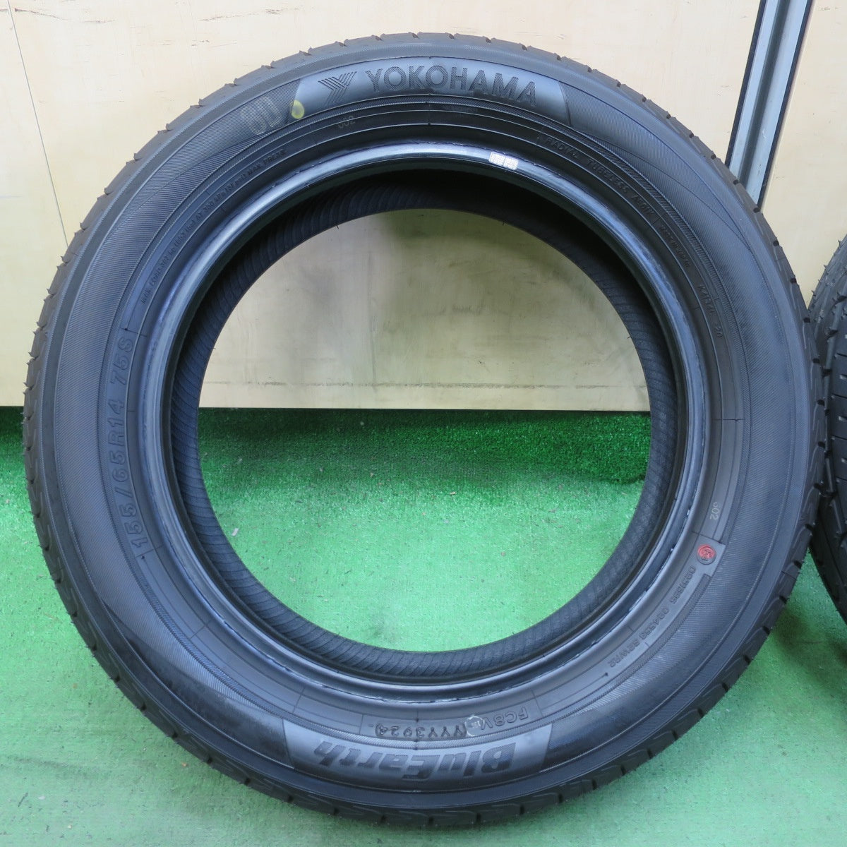 新車外し!24年★155/65R14 ヨコハマ ブルーアース AE01K タイヤ 14インチ N-BOX WGN デイズ サクラ ワゴンR タント ウェイク 等★5052902イノタ