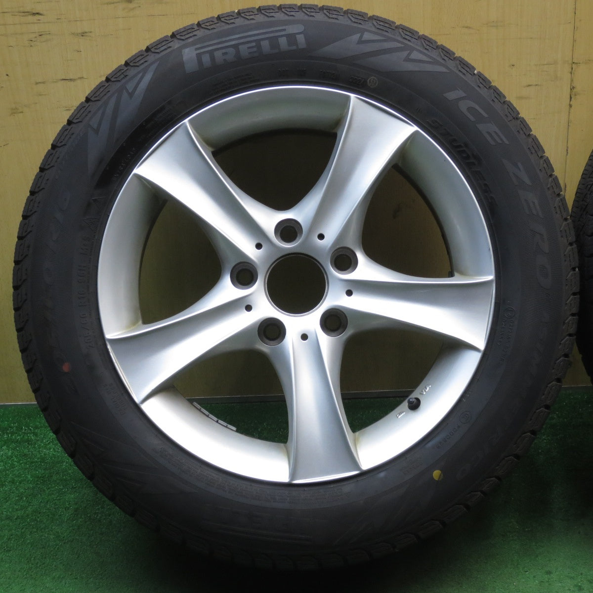 バリ溝!24年!9.5分★BMW 等 AGA TAS 205/60R16 スタッドレス ピレリ アイスゼロ アシンメトリコ 16インチ PCD120/5H★5072703NJス