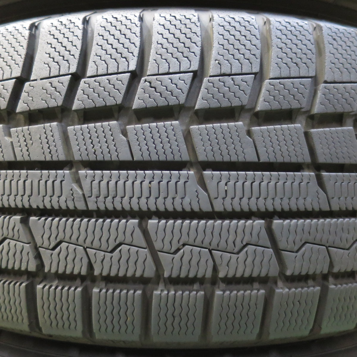 バリ溝!23年!キレイ!9.5分★スタッドレス 225/65R17 トーヨー ウインター トランパス TX VELVA SPORTZ ヴェルヴァ 17インチ PCD114.3/5H★5082101イス