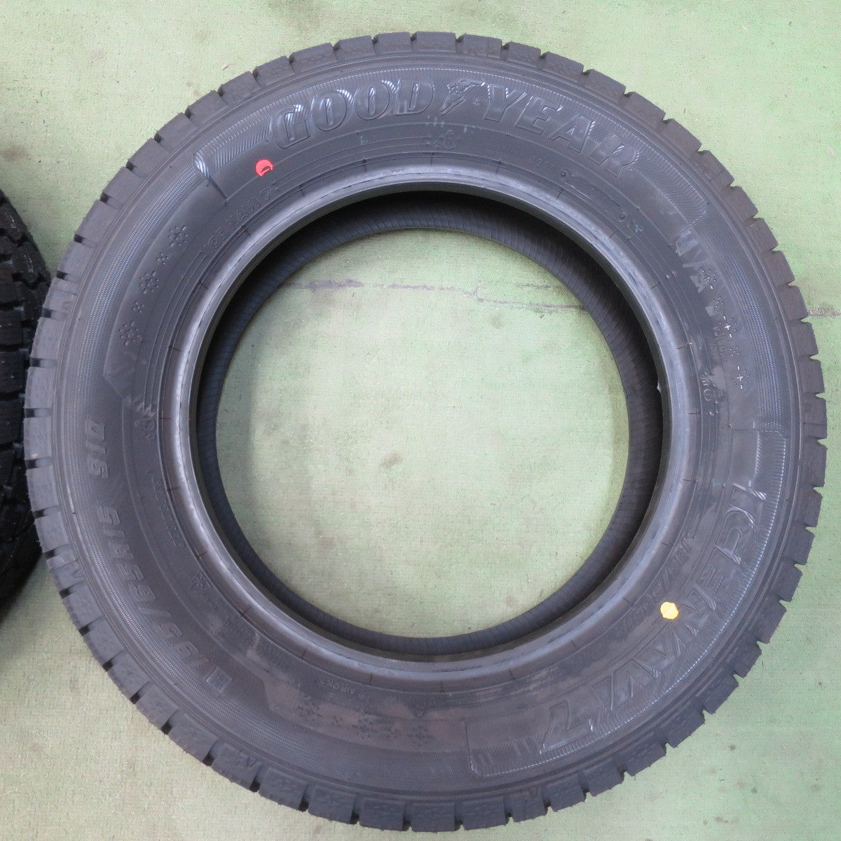 未使用!25年★スタッドレス 195/65R15 グッドイヤー アイスナビ7 タイヤ 15インチ ノア ヴォクシー ステップワゴン プリウス エスクァイア 等★6031908イスタ