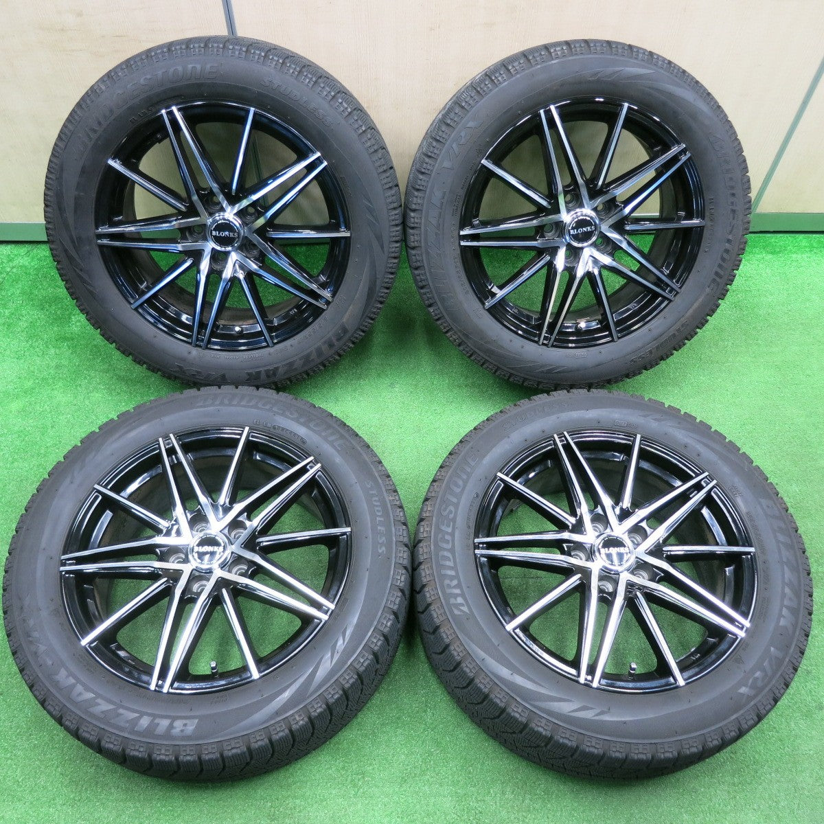 ☆17年製 ブリザックＶＲＸ　215/55Ｒ17 中古4本セット☆ 中古215⁄55R17 スタッドレスタイヤ アルミホイール 4本セット