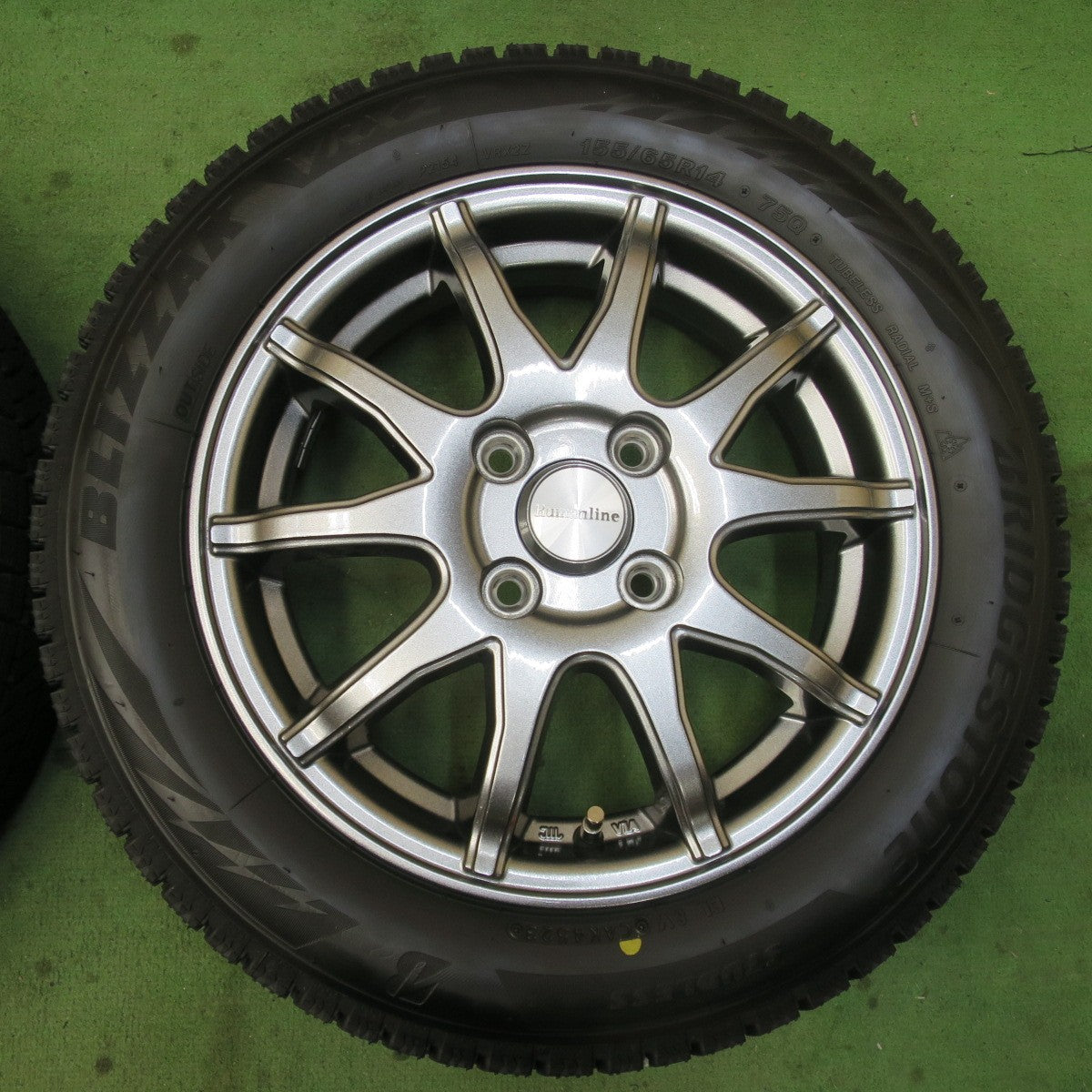 バリ溝!23年!キレイ!ほぼ10分★スタッドレス 155/65R14 ブリヂストン ブリザック VRX2 Humanline S-15 ヒューマンライン 14インチ PCD100/4H★6013111イス
