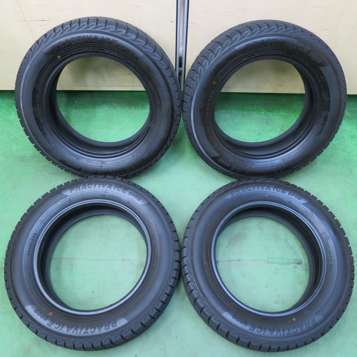 ほぼ未使用!23年★スタッドレス 195/65R16 プラクティバ アイス BP02 タイヤ 16インチ ライズ ロッキー 等★5040509イスタ